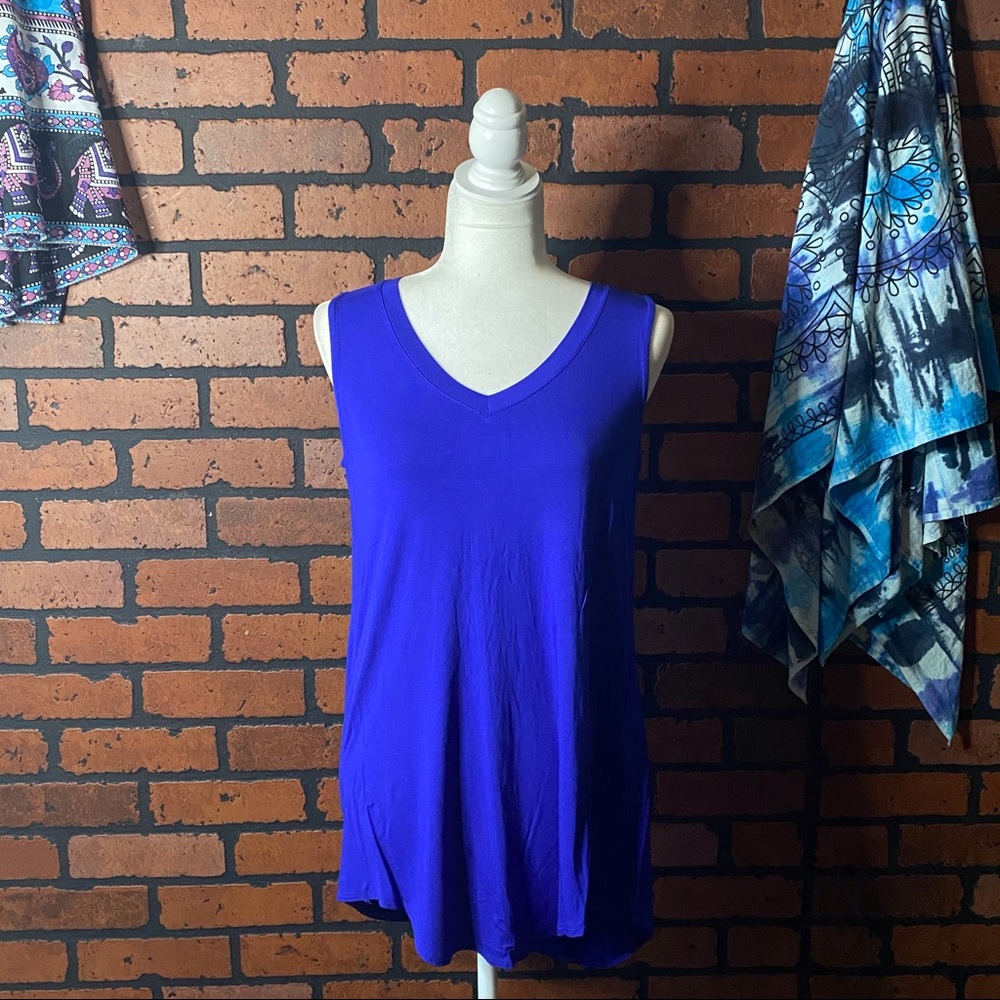 Sleeveless tunic